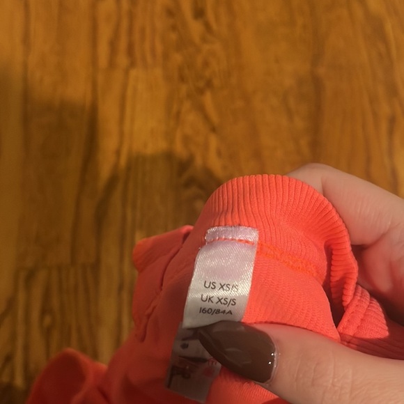 Urban Outfitters Woman’s Neon Orange Sports Bra Size XS/S - Picture 3 of 5